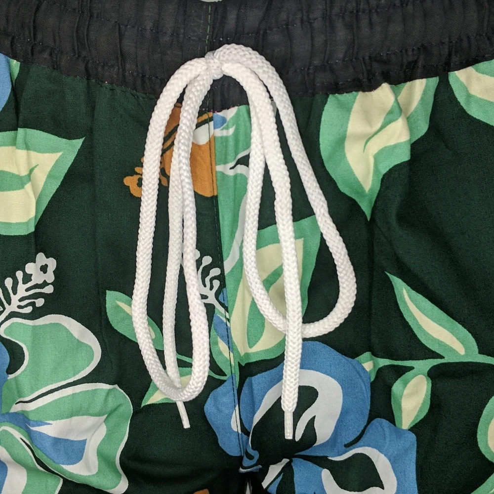 Women's Shorts Size Small Green Hawaiian Print Black Trim Elastic Waist Tie-up - Picture 6 of 8